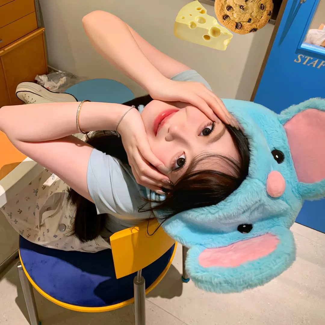 向天真的女生投降